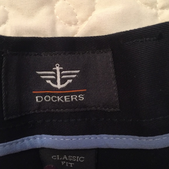 Men’s Dockers Pleated-Front Chinos - Picture 1 of 4